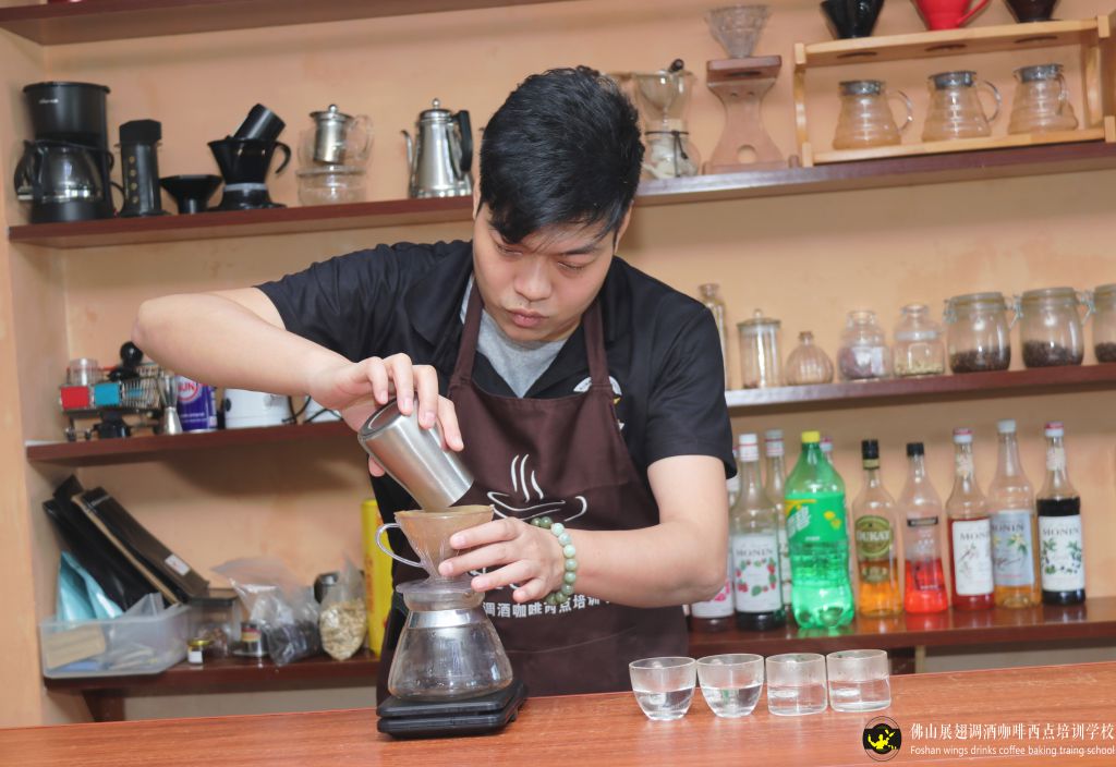 佛山展翅學院已進行全面消毒，請到校參觀